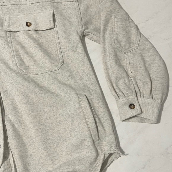 POL Light Gray Relaxed Fit Button Up Shacket Size Medium - Picture 5 of 6